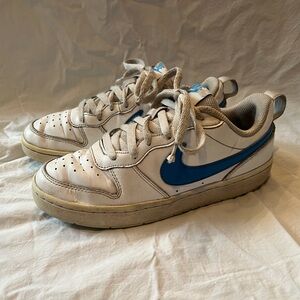Nike Classic White and Blue Athletic Shoes 5.5Y